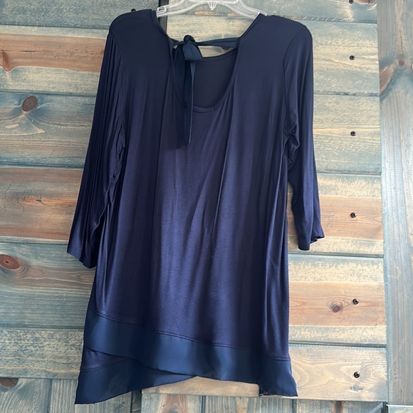 Women’s navy tunic- can wear with everything! - Picture 4 of 5
